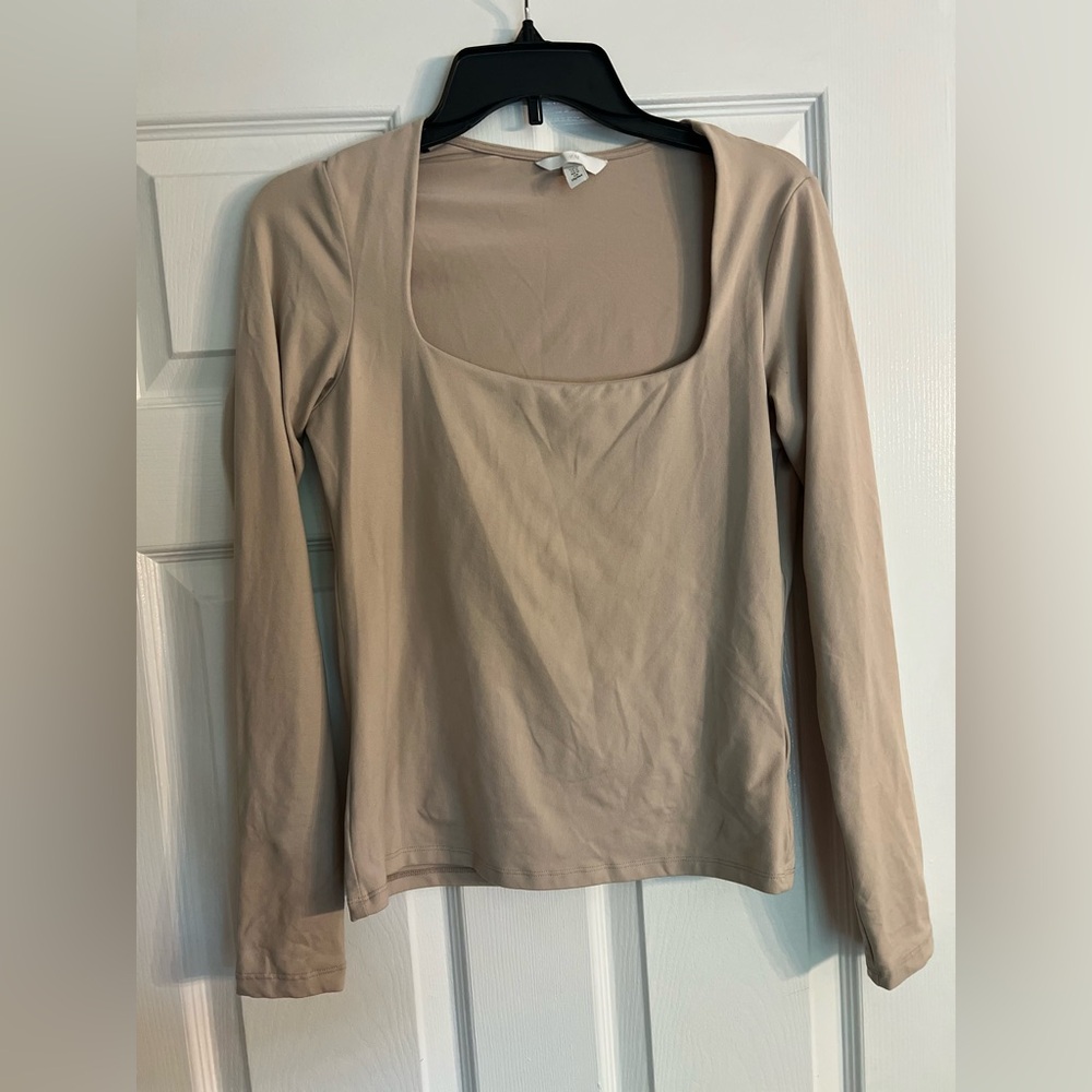 3/$15 H&M Beige Long Sleeve Jersey Top Size Medium Square Neckline EUC